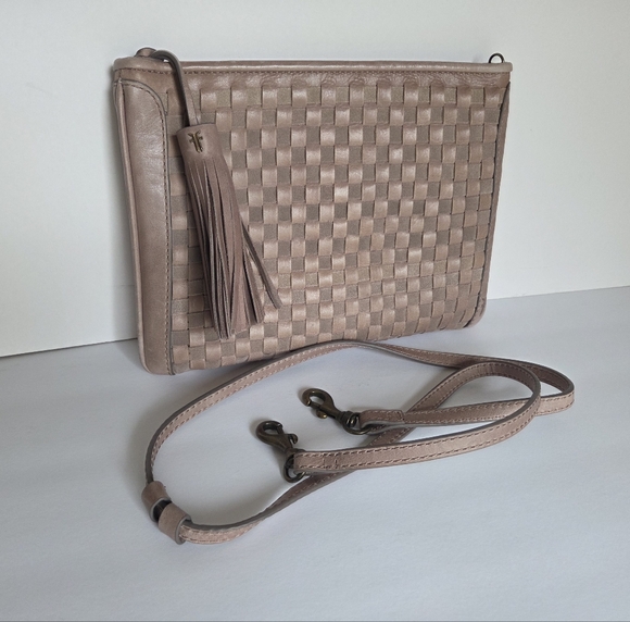 Frye Handbags - Frye Oriana Crossbody Purse